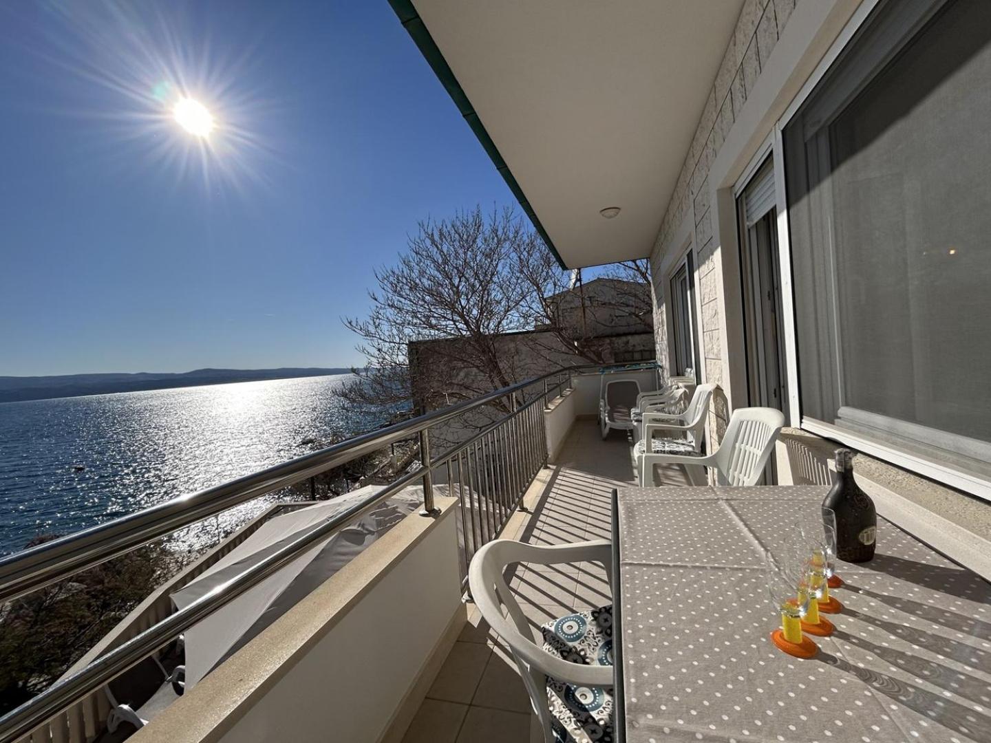 Azure Apartments By The Sea Near City Omiš Екстериор снимка