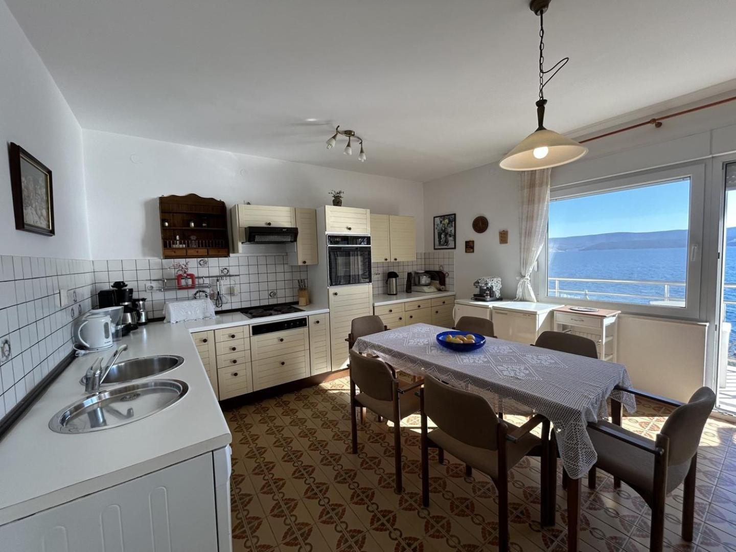 Azure Apartments By The Sea Near City Omiš Екстериор снимка